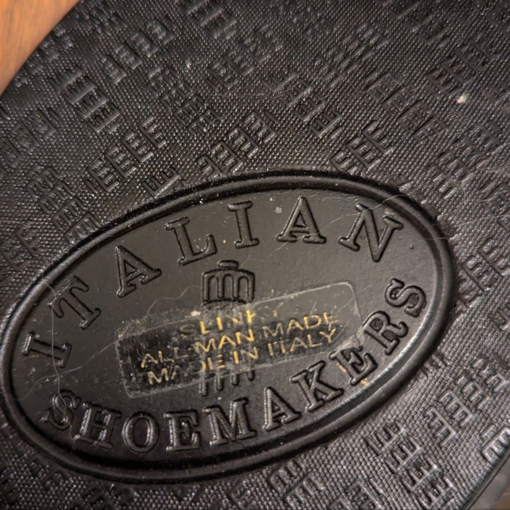Italian Shoemakers Women's Silver Sandals - Picture 3 of 6
